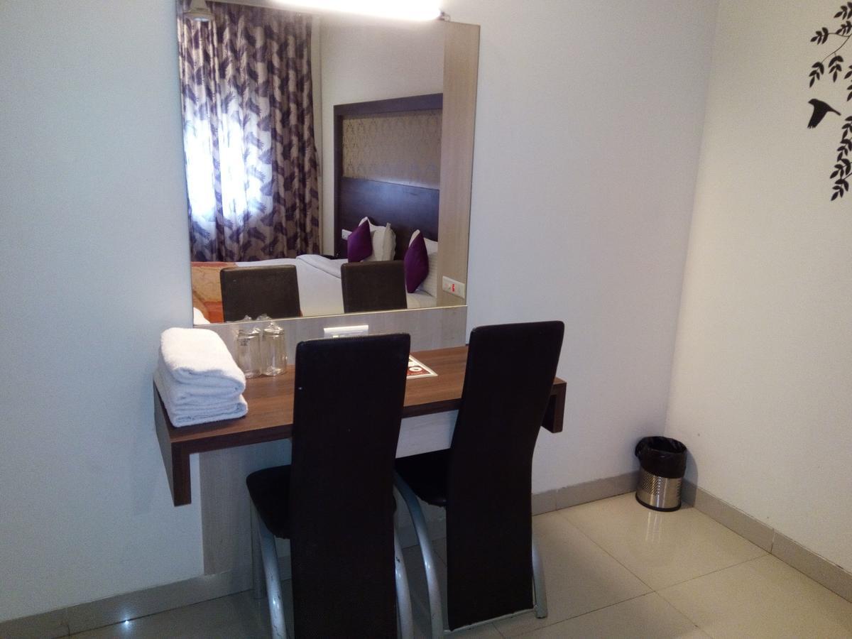 Hotel Veer Residency Panvel Luaran gambar