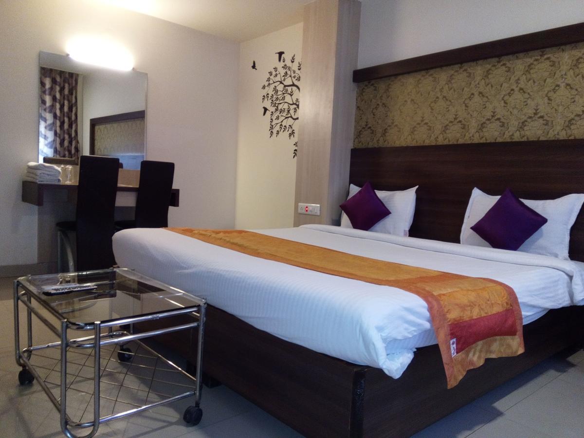 Hotel Veer Residency Panvel Luaran gambar