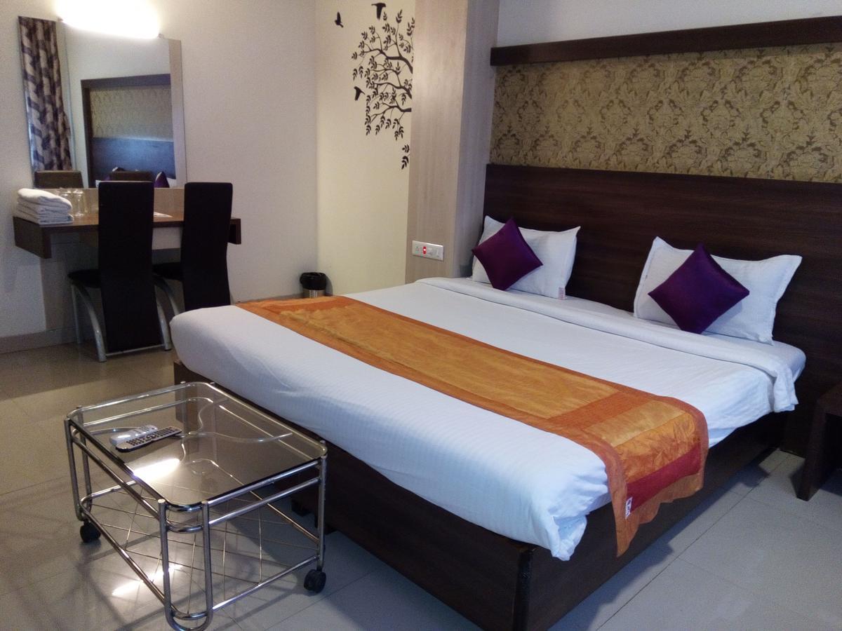 Hotel Veer Residency Panvel Luaran gambar
